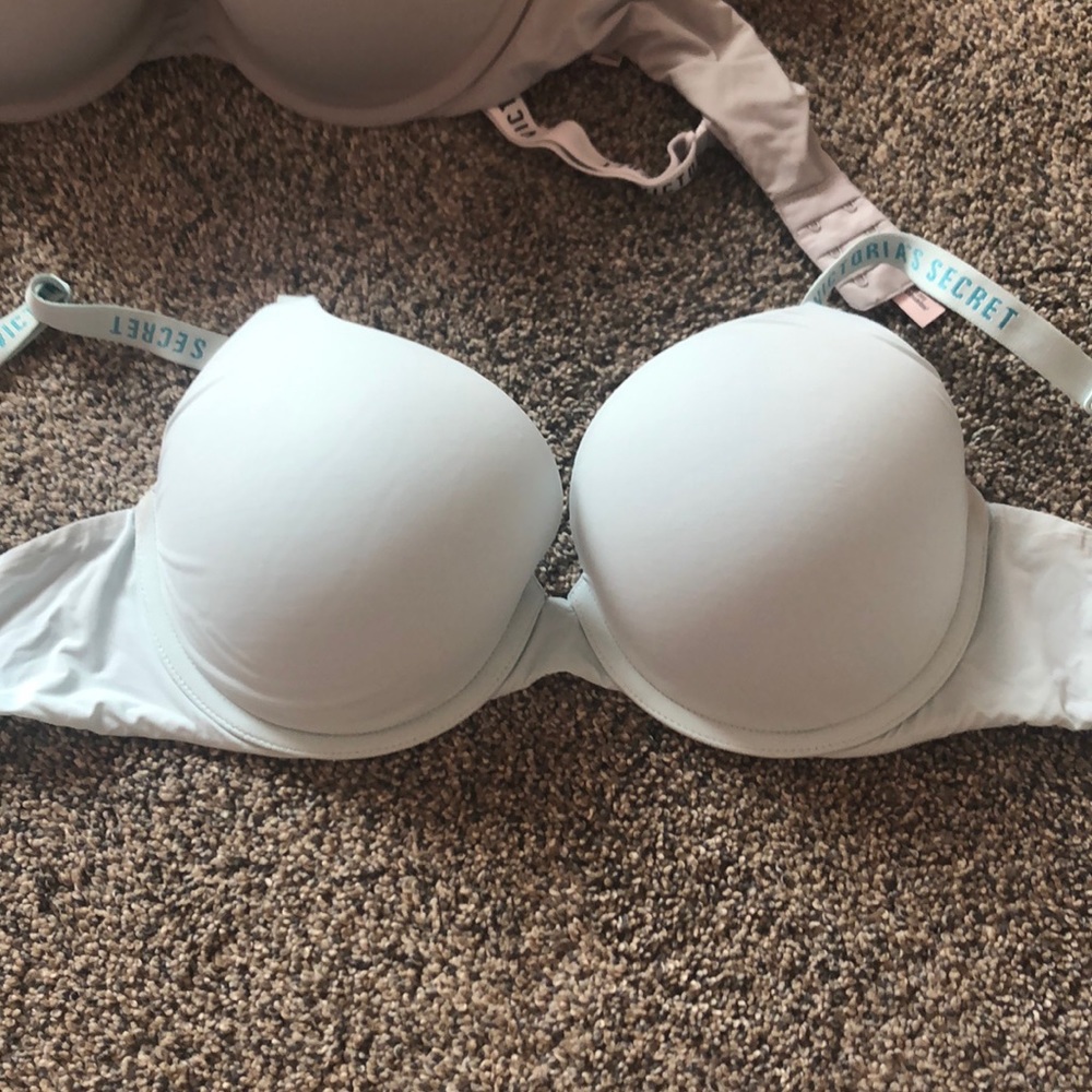Victoria’s Secret light blue bra